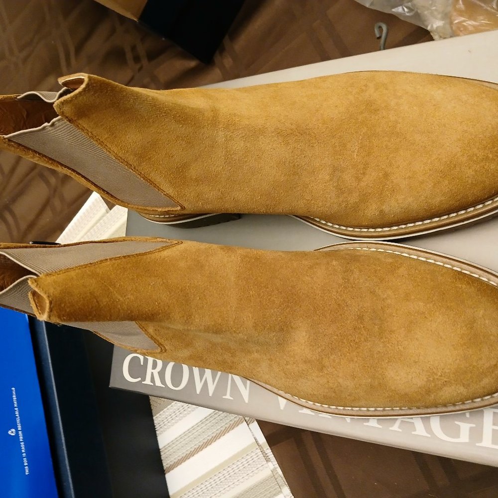 Beautiful tan suede boots